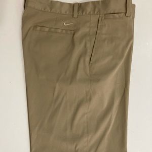 Men’s Nike Flat Front Golf Shorts Size 34